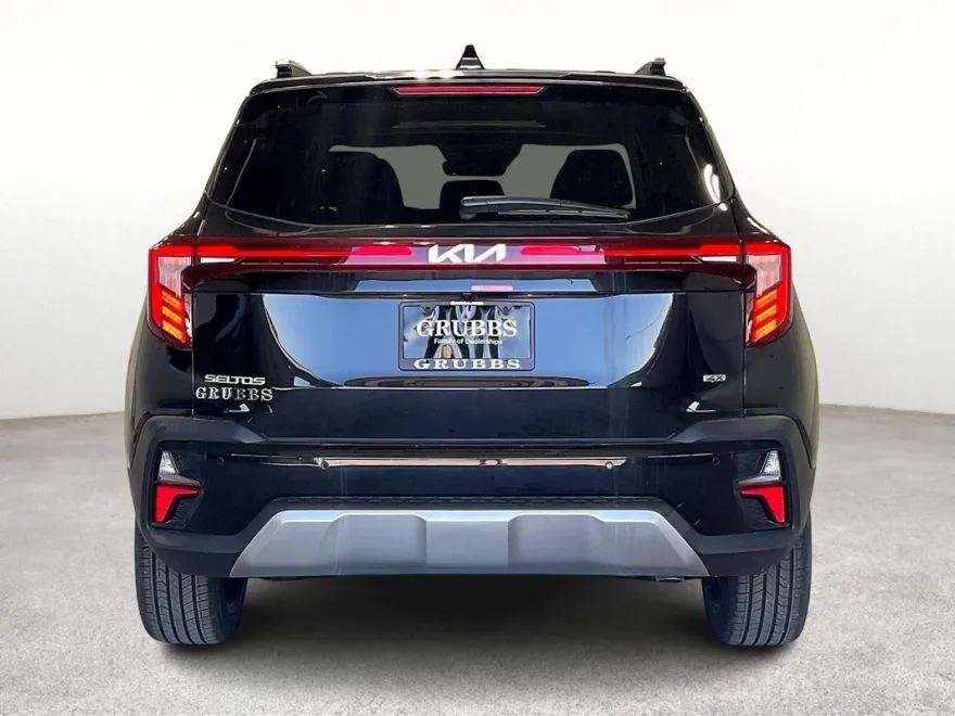 2026 Kia Seltos SX photo 1