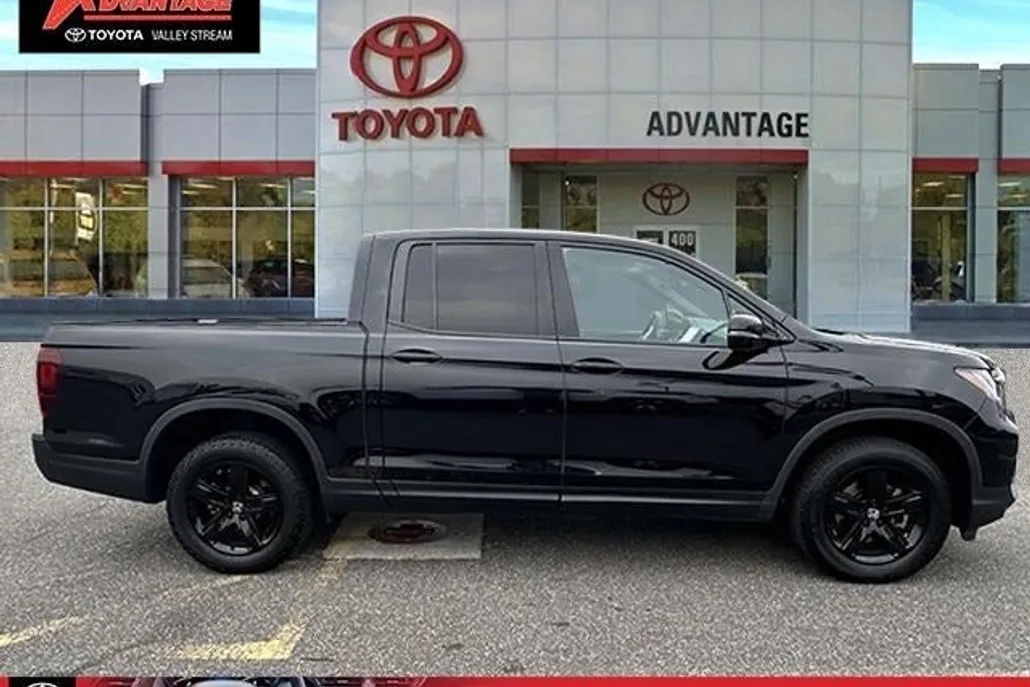 2023 Honda Ridgeline Black Edition photo 1