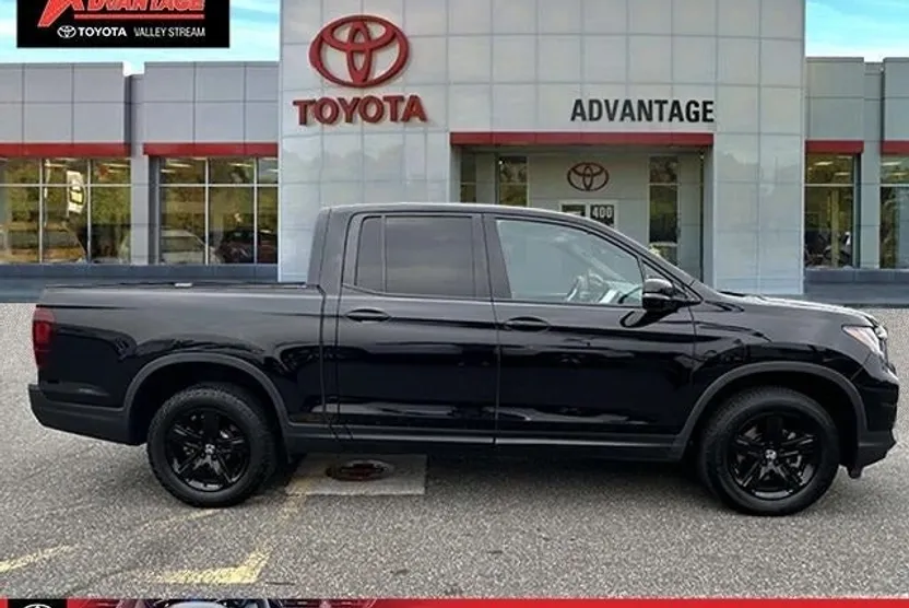 2023 Honda Ridgeline Black Edition photo 1