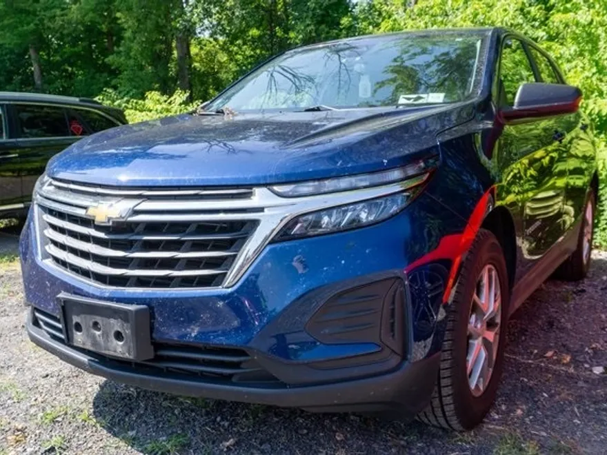 2022 Chevrolet Equinox LS photo 1