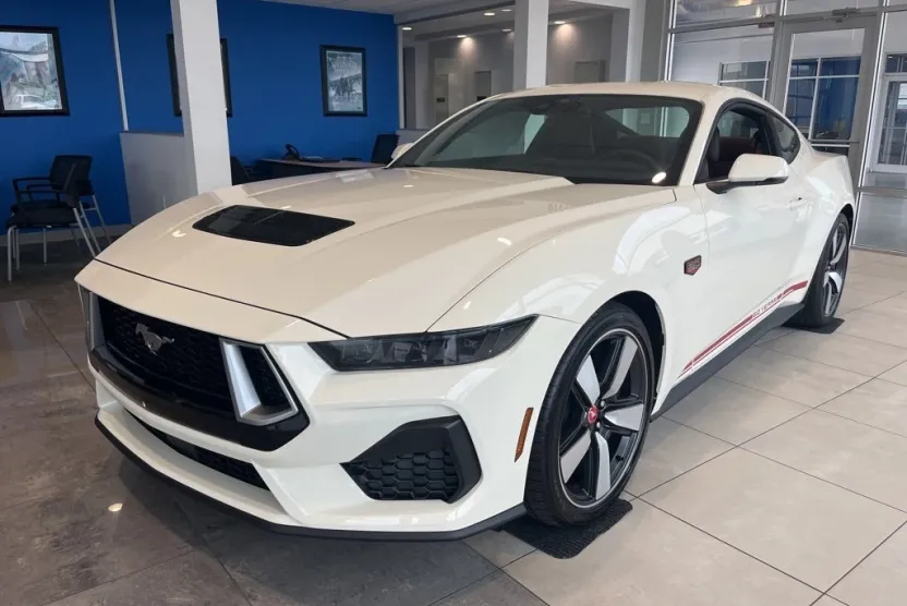 2025 Ford Mustang GT Premium photo 1