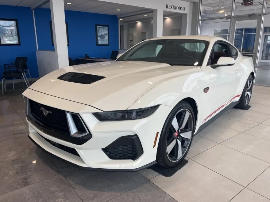 2025 Ford Mustang GT Premium photo 1