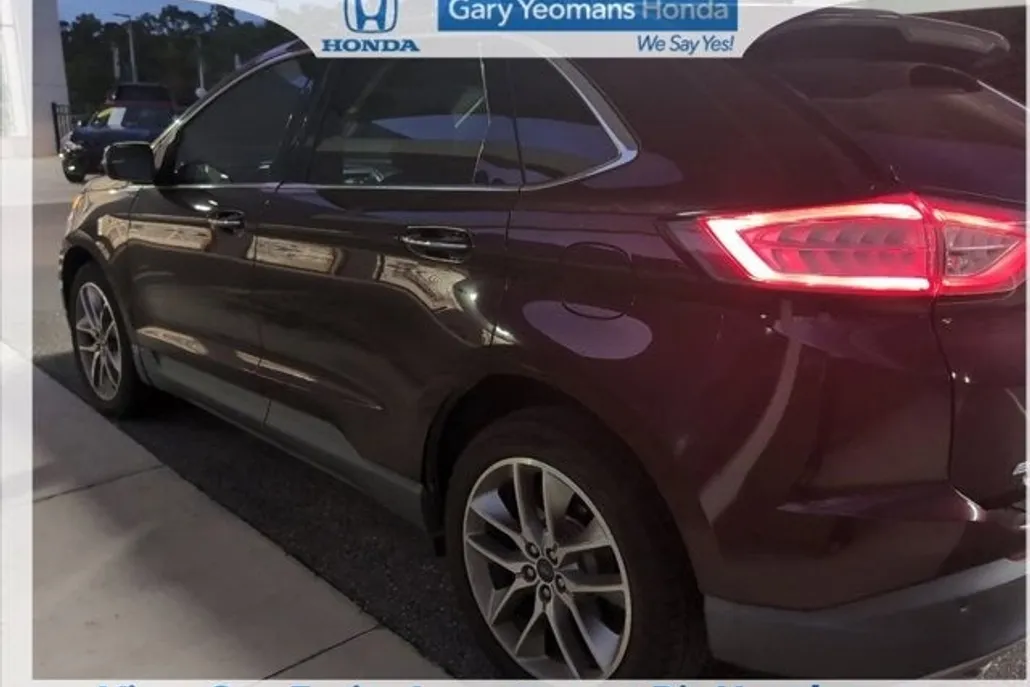 2018 Ford Edge Titanium photo 1