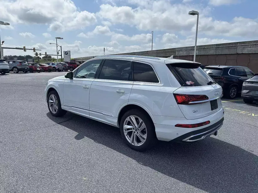2021 Audi Q7 Premium 55 photo 1