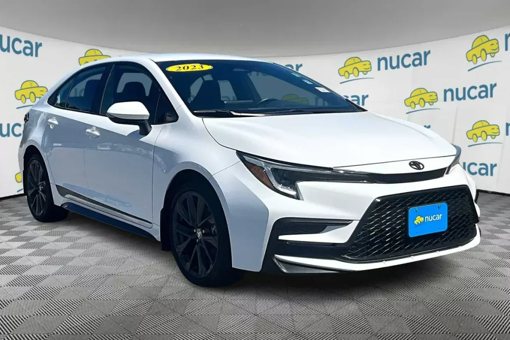 2023 Toyota Corolla SE photo 1