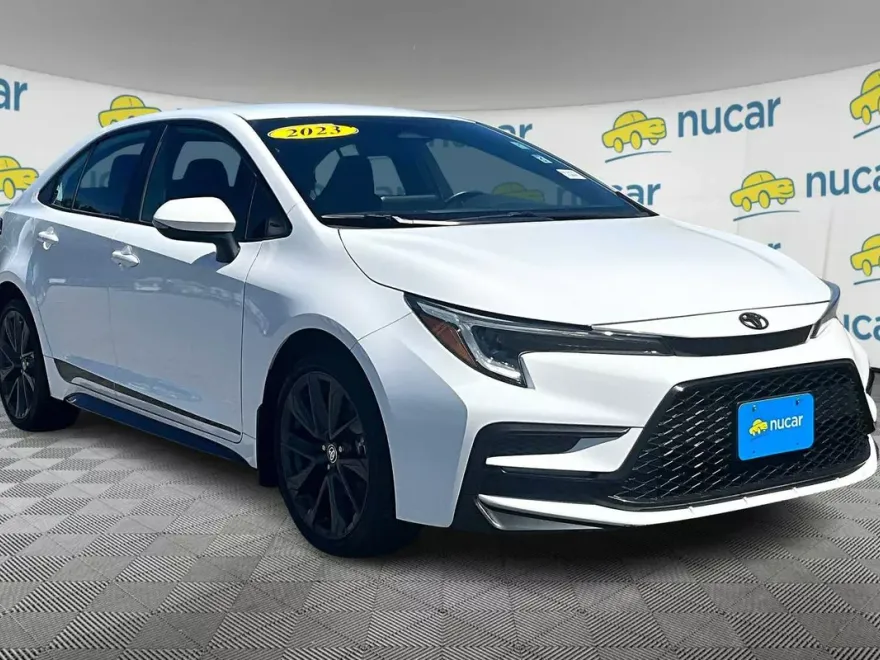 2023 Toyota Corolla SE photo 1