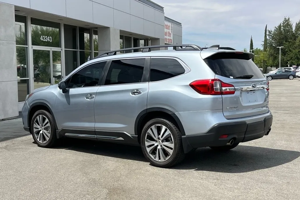 2022 Subaru Ascent Touring photo 1