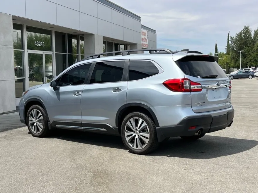 2022 Subaru Ascent Touring photo 1
