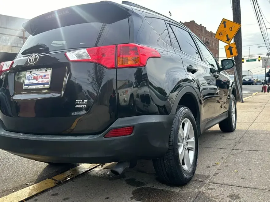 2014 Toyota RAV4 XLE Sport photo 1
