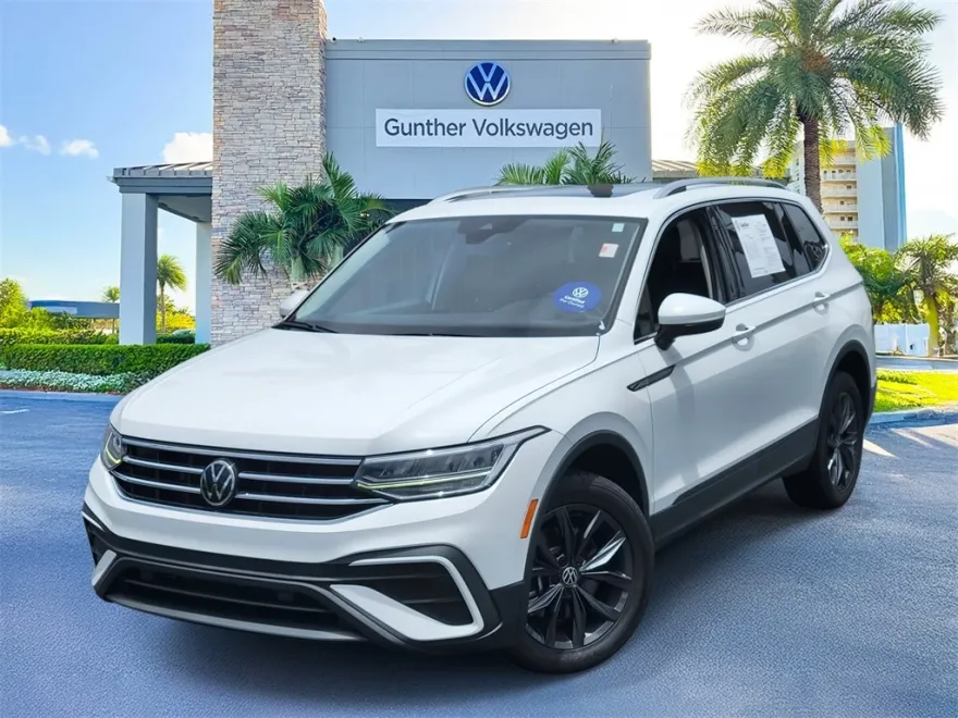 2022 Volkswagen Tiguan SE photo 1