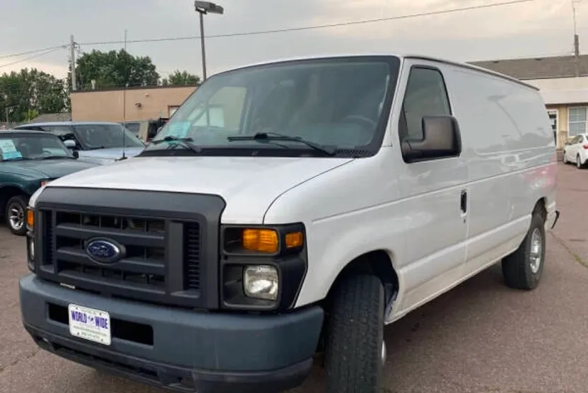 2013 Ford E-150 photo 1