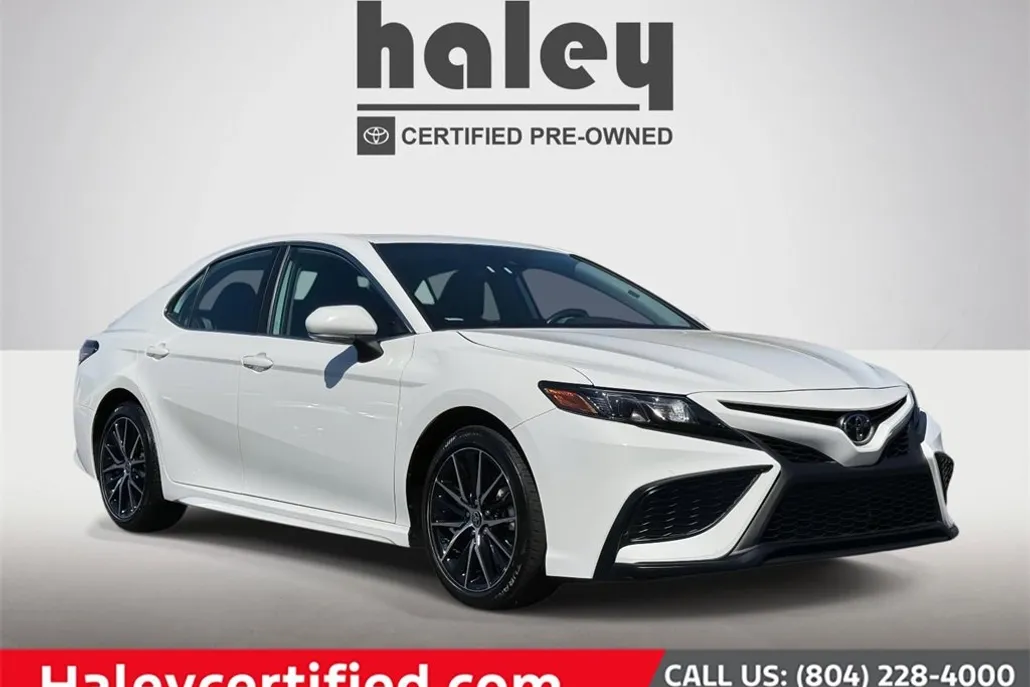 2024 Toyota Camry SE photo 1