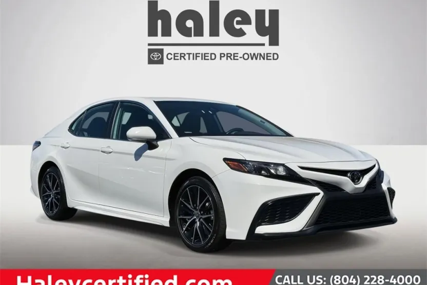 2024 Toyota Camry SE photo 1