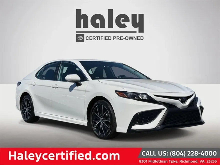 2024 Toyota Camry SE photo 1