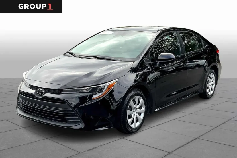 2024 Toyota Corolla LE photo 1
