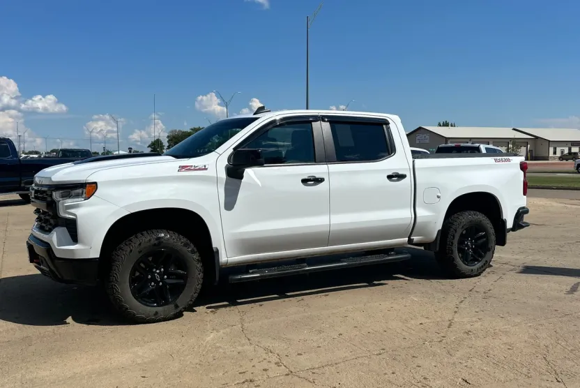 2024 Chevrolet Silverado 1500 LT Trail Boss photo 1