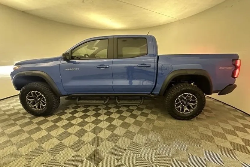 2025 Chevrolet Colorado ZR2 photo 1