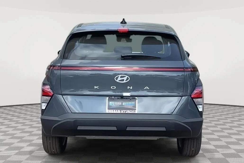 2026 Hyundai Kona SE photo 1