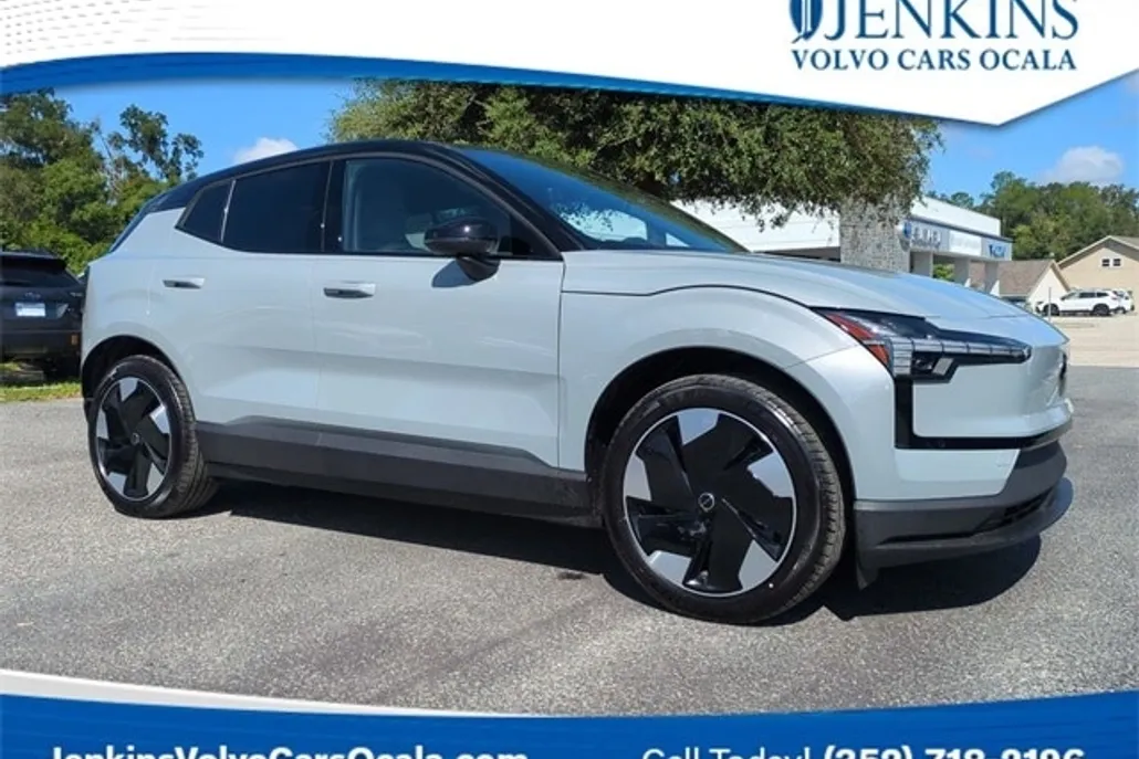 2025 Volvo EX30 Plus photo 1