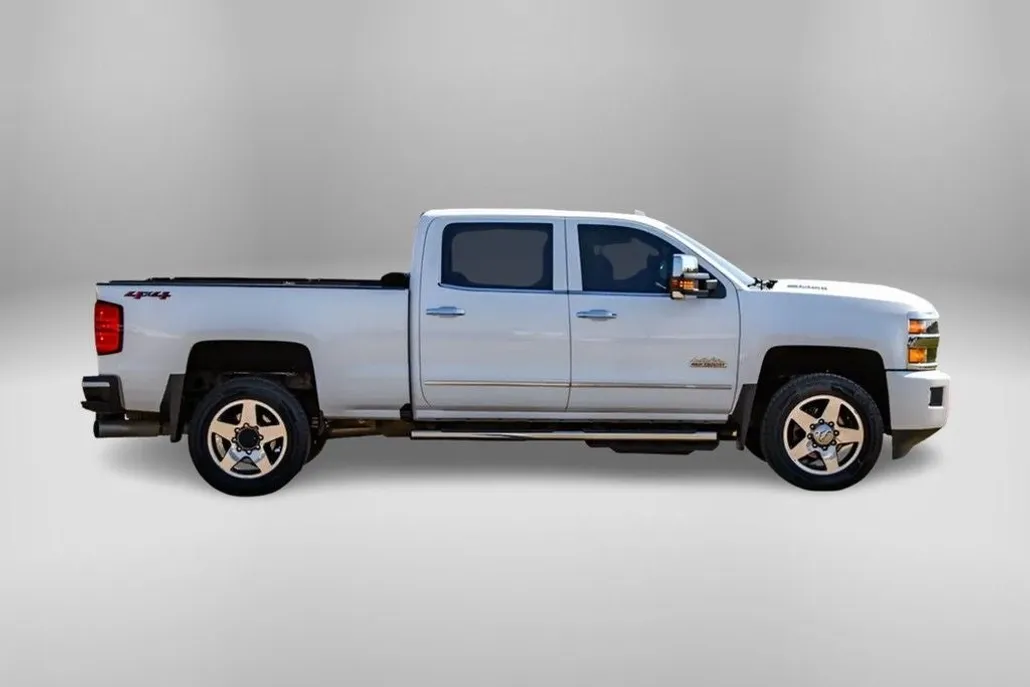 2019 Chevrolet Silverado 2500HD High Country photo 1