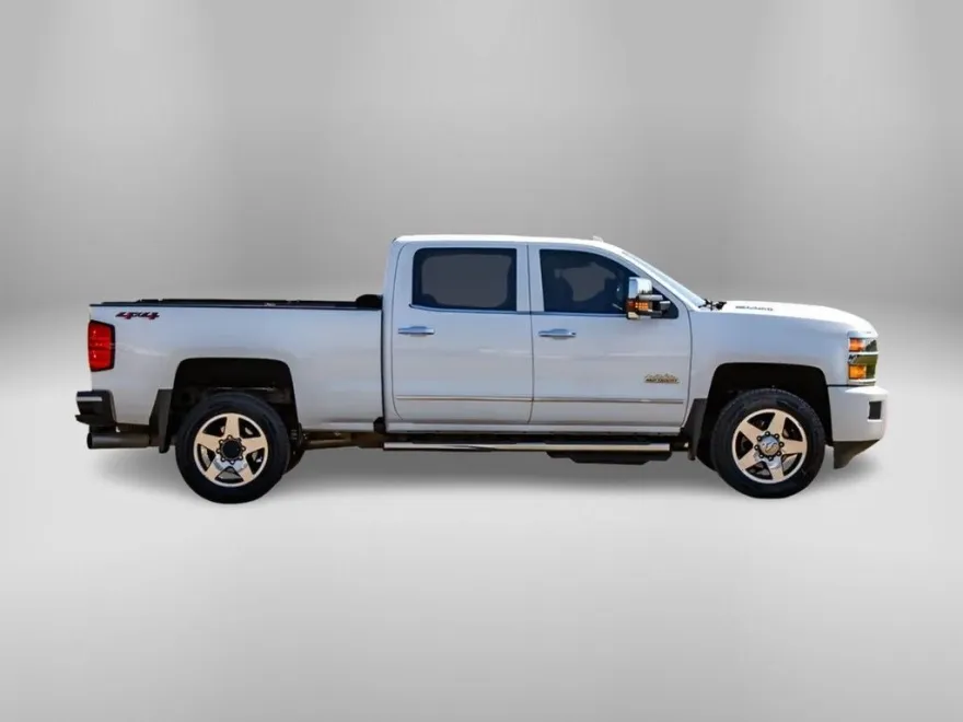 2019 Chevrolet Silverado 2500HD High Country photo 1