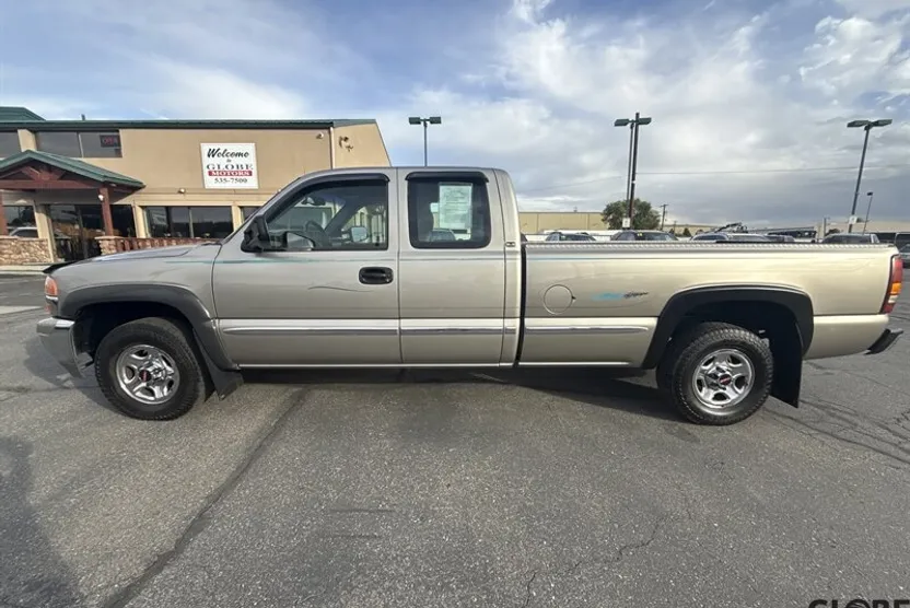 2001 Gmc Sierra 1500 SLE photo 1