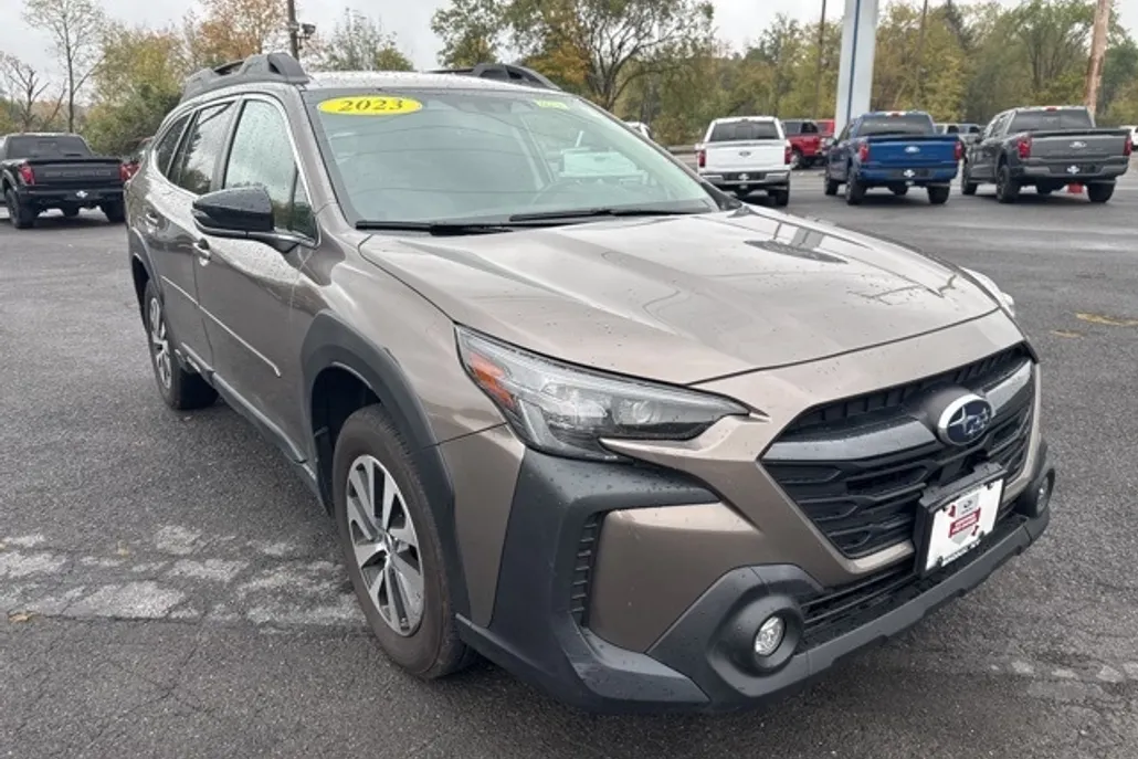 2023 Subaru Outback Premium photo 1