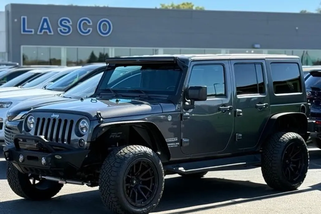 2017 Jeep Wrangler Unlimited Sport photo 1