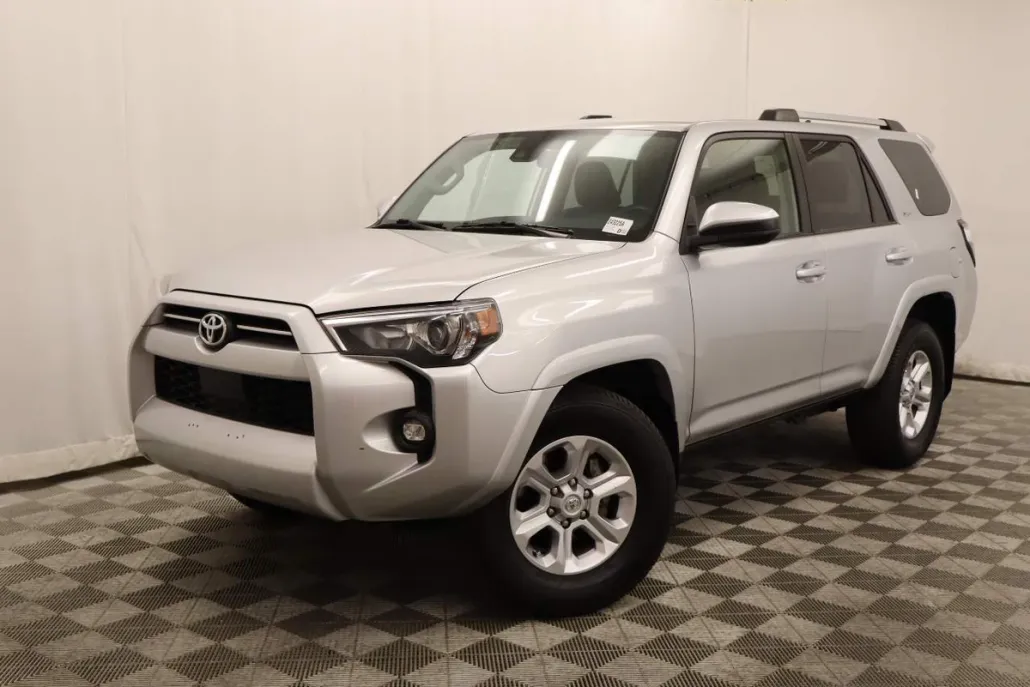 2022 Toyota 4Runner SR5 photo 1