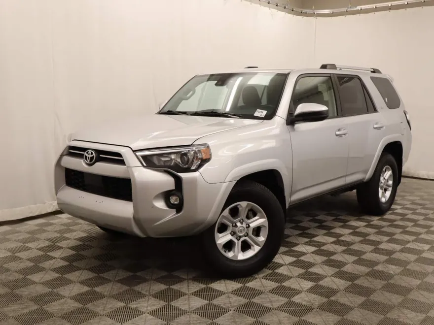 2022 Toyota 4Runner SR5 photo 1