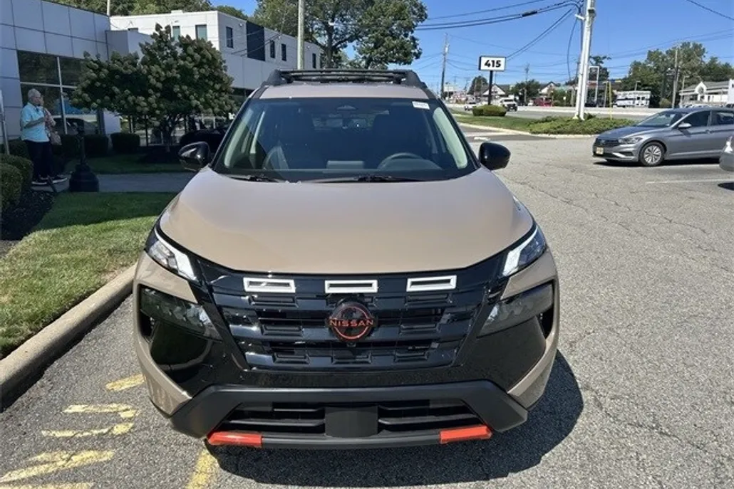 2025 Nissan Rogue SV photo 1