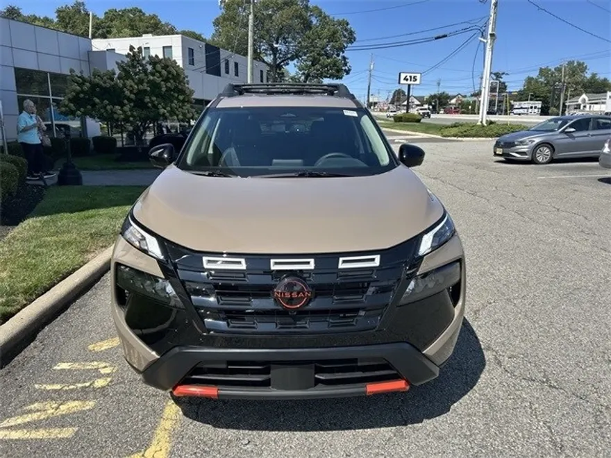 2025 Nissan Rogue SV photo 1
