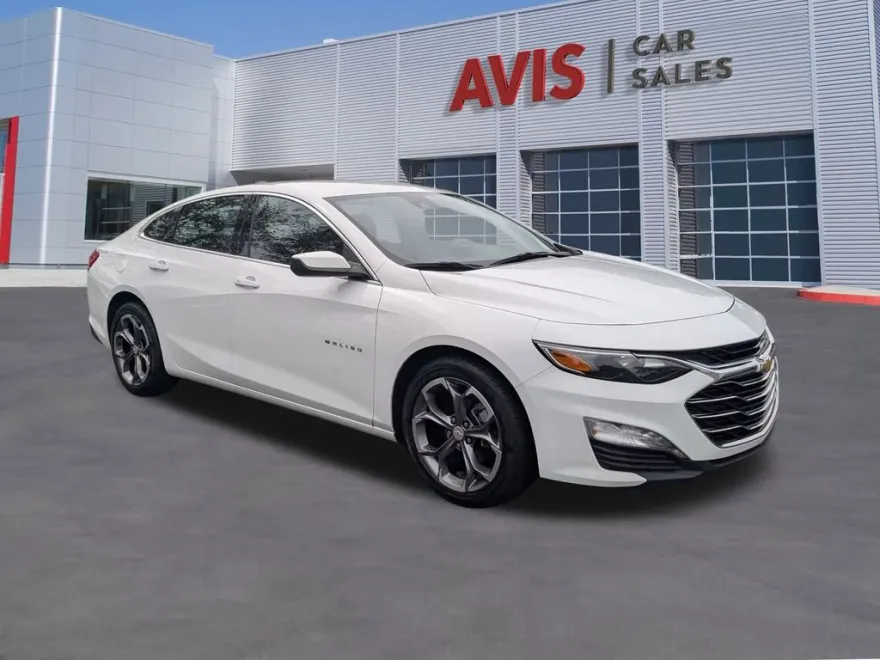 2024 Chevrolet Malibu 1LT photo 2