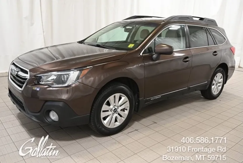 2019 Subaru Outback Premium photo 1