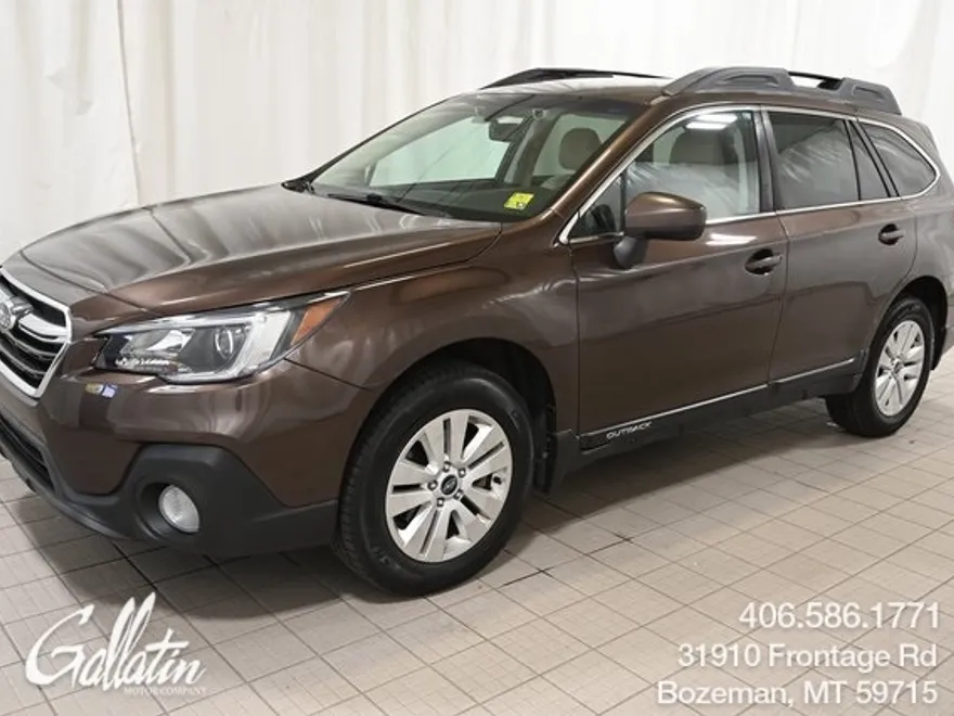 2019 Subaru Outback Premium photo 1