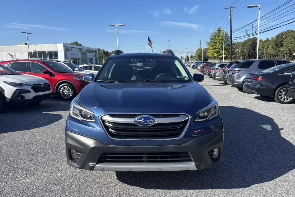 2020 Subaru Outback Limited photo 1