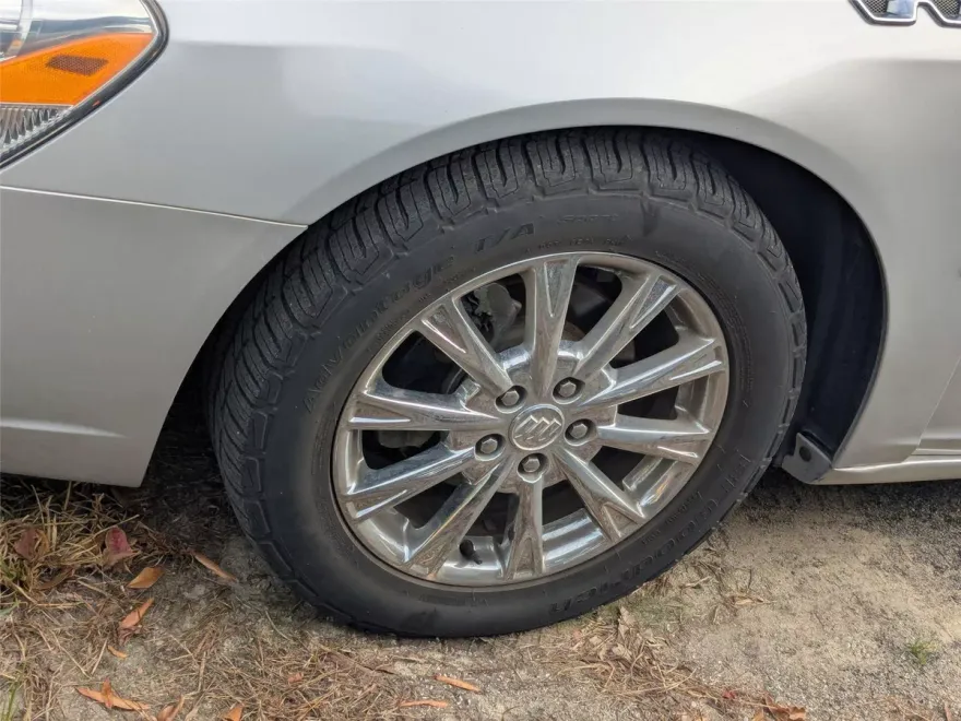 2009 Buick Lucerne CXL photo 1