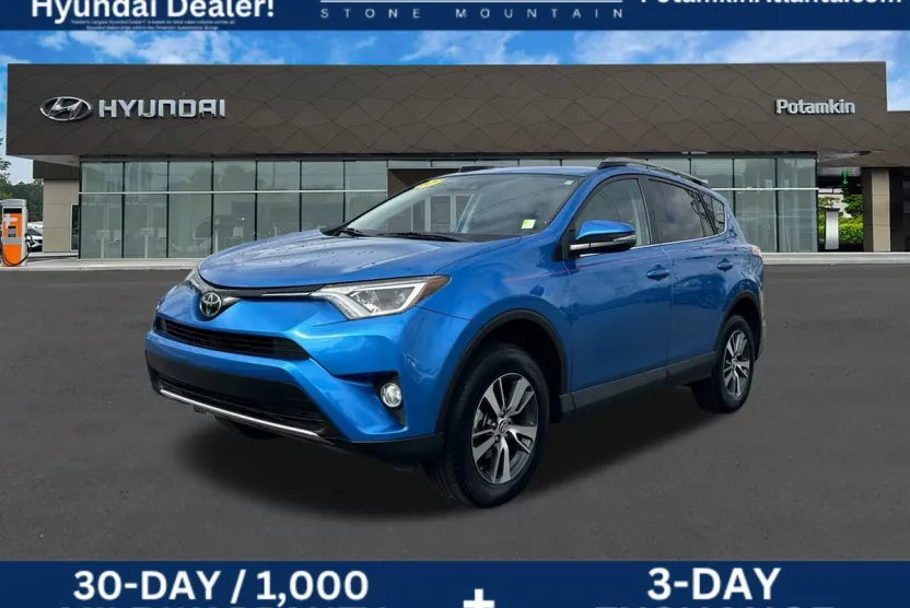 2017 Toyota RAV4 XLE photo 1