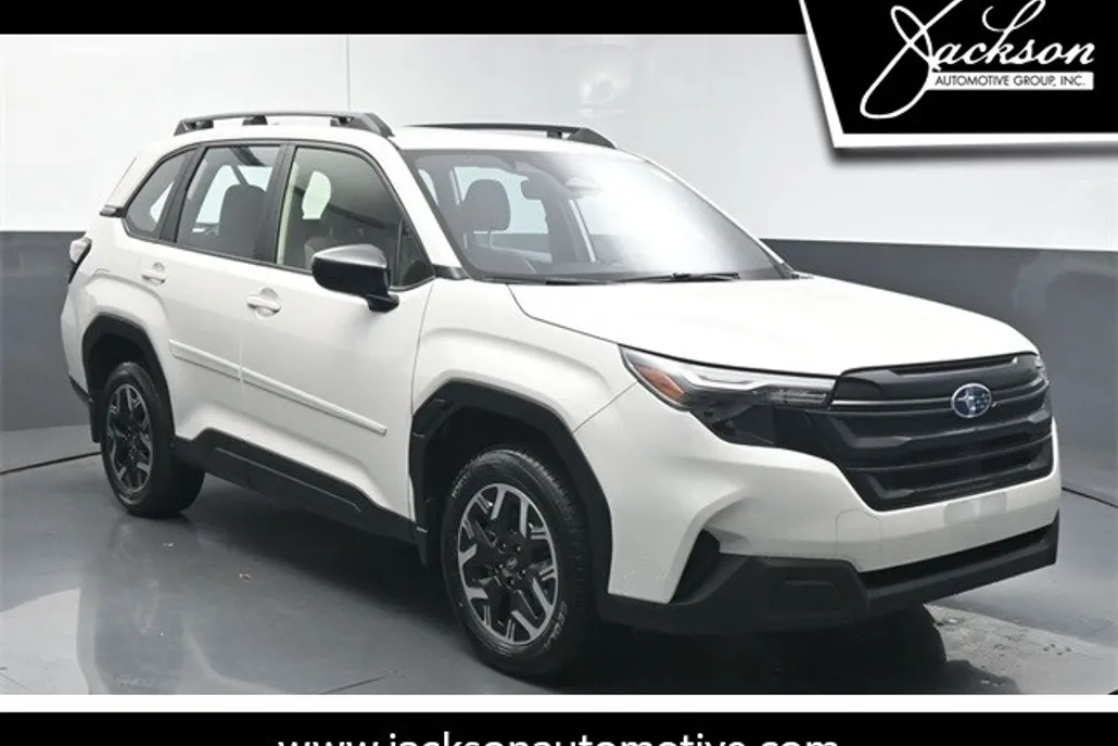 2025 Subaru Forester Base photo 1