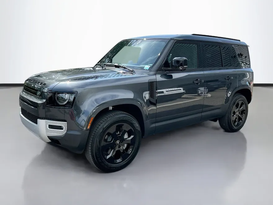 2025 Land Rover Defender 110 photo 1