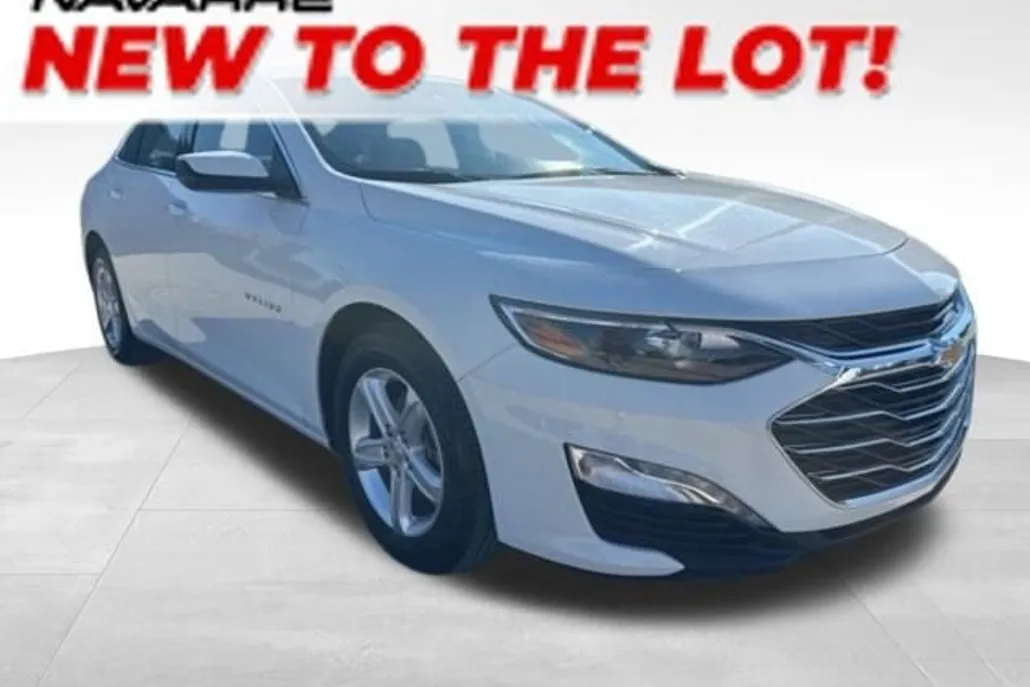 2024 Chevrolet Malibu 1LT photo 1