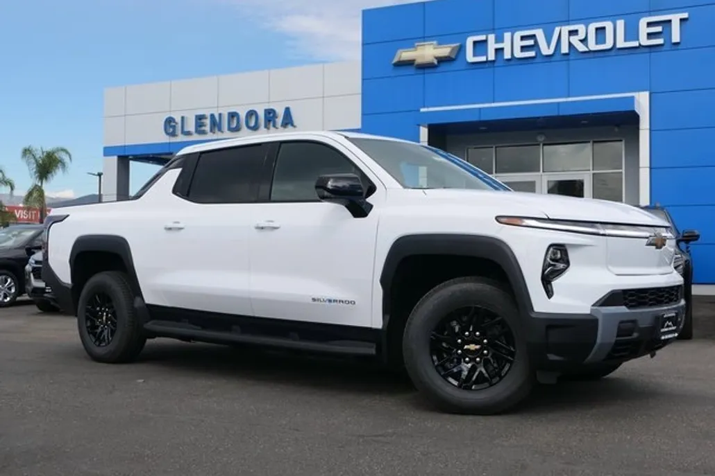 2026 Chevrolet Silverado EV LT photo 1