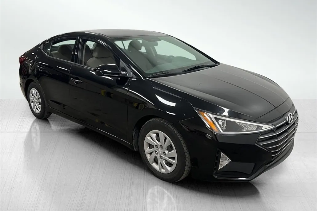 2019 Hyundai Elantra SE photo 1