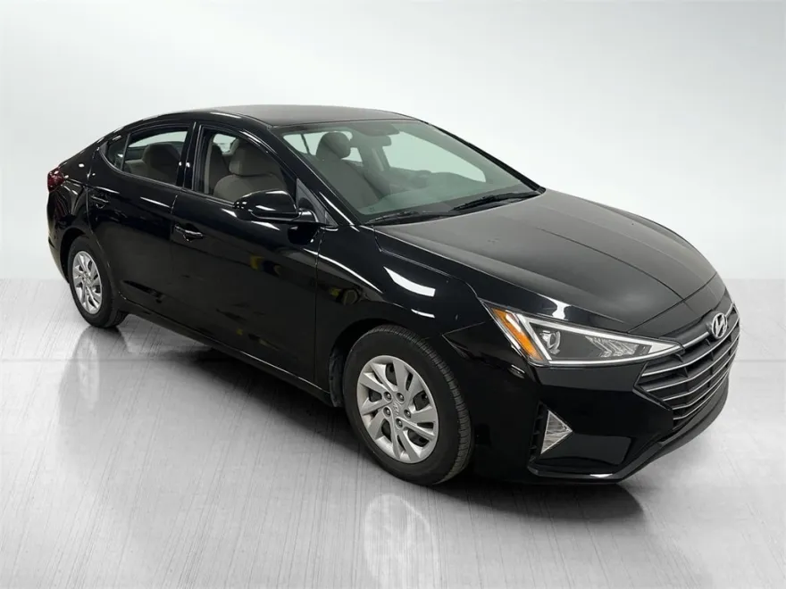 2019 Hyundai Elantra SE photo 1