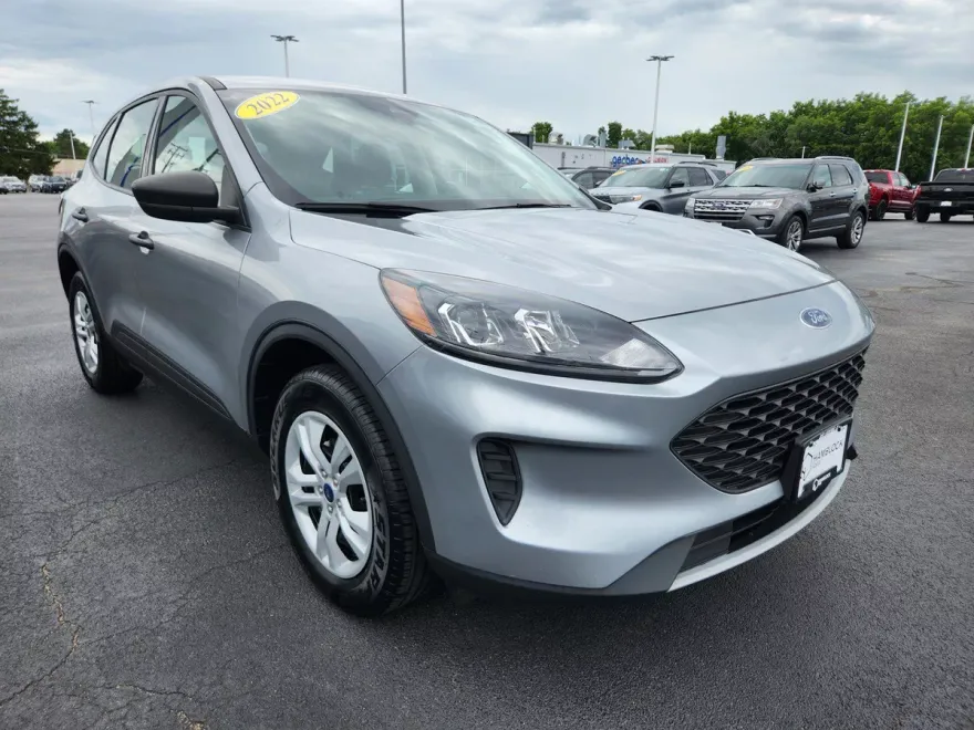2022 Ford Escape S photo 1