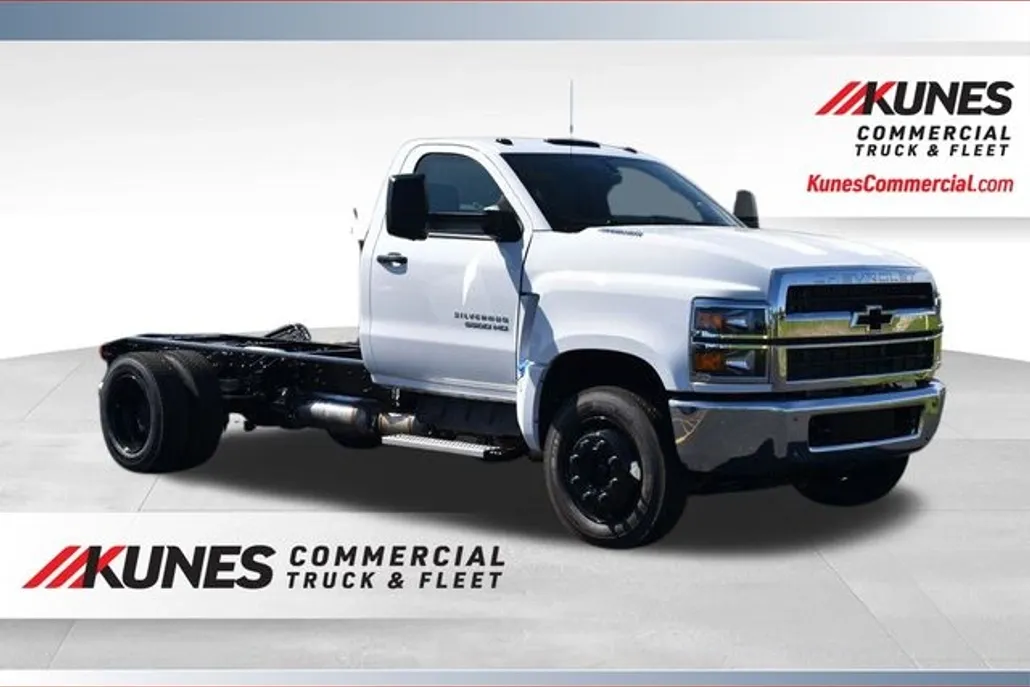 2024 Chevrolet Silverado 5500HD Work Truck photo 1