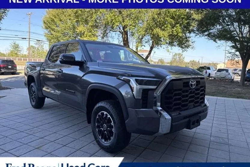 2022 Toyota Tundra SR5 photo 1
