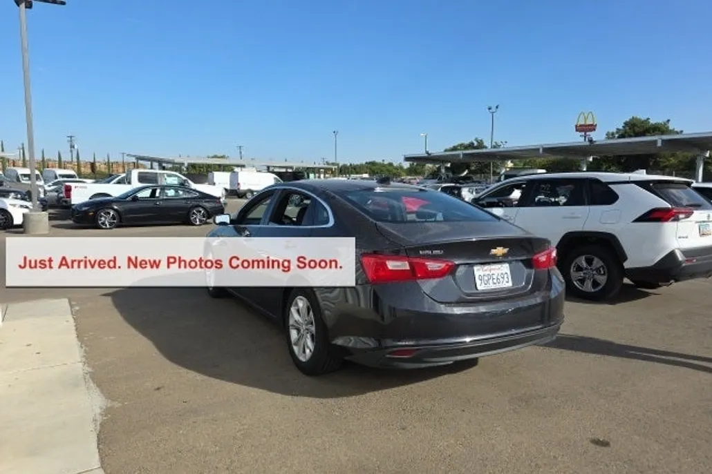 2023 Chevrolet Malibu 1LT photo 1