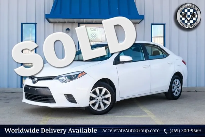 2016 Toyota Corolla LE photo 1