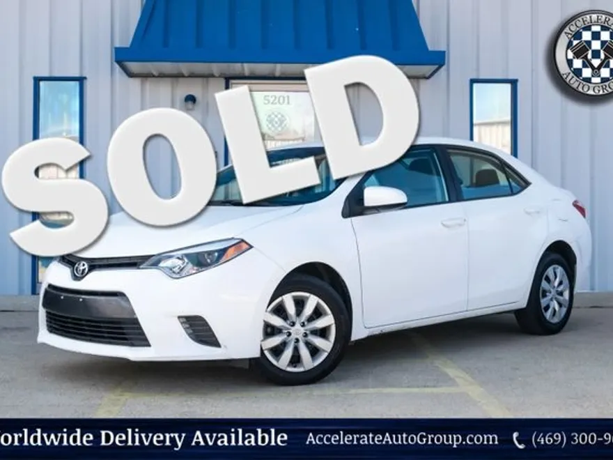 2016 Toyota Corolla LE photo 1